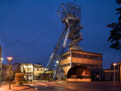 Takie rzeczy tylko u nas.  Czyli czego nie zobaczysz i nie doświadczysz nigdzie indziej. 